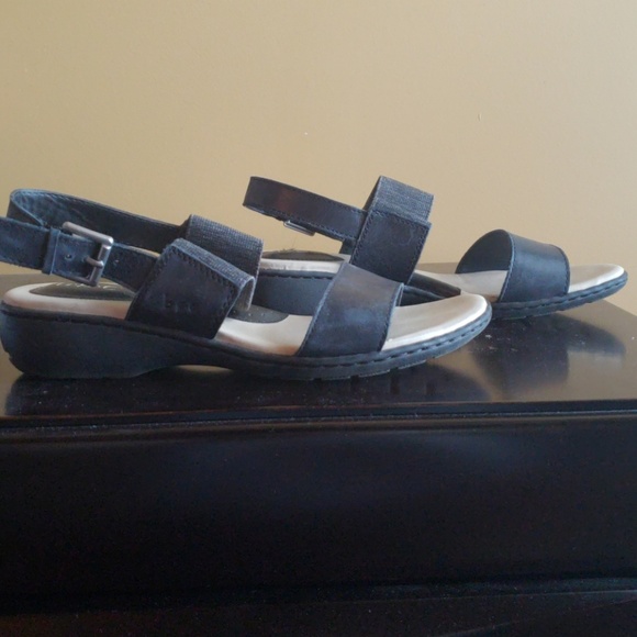 Sandals - Picture 3 of 4